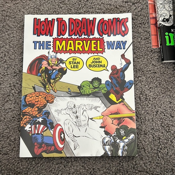 How to Draw Comics The Marvel Way - Picture 1 of 3